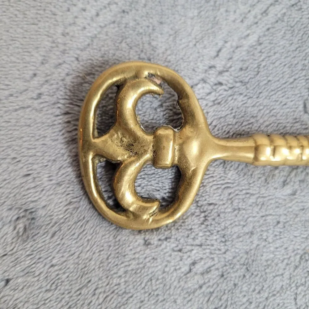 Vintage Solid Brass Skeleton Key Candle Snuffer Fleur-De-Lis Bow Design 7